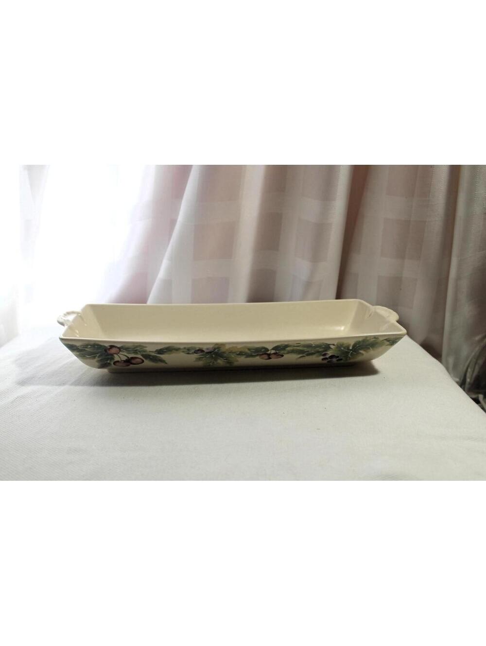 Pfaltzgraff Jamberry Bread Basket